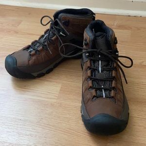Keen men’s hiking boots